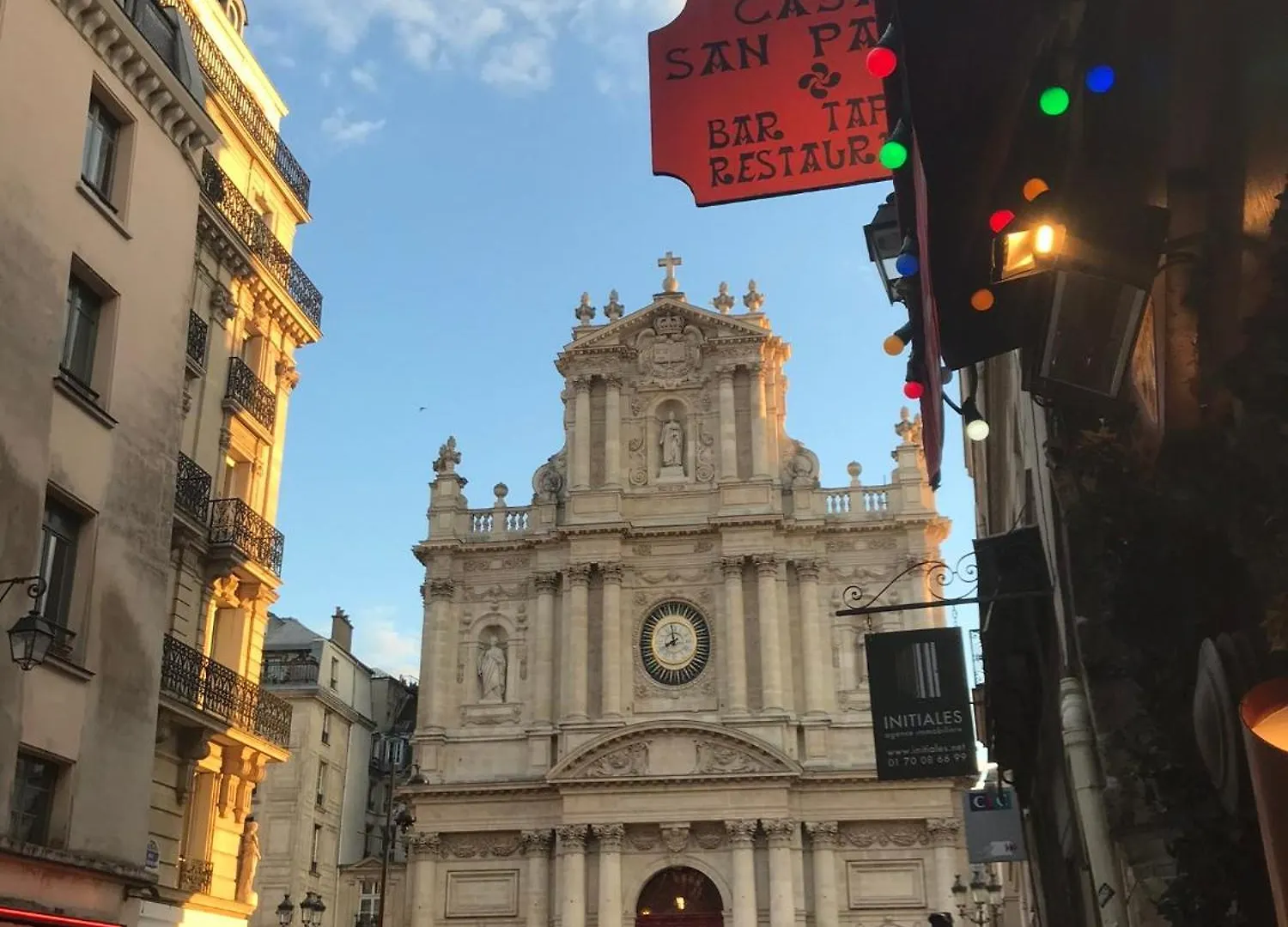 Apartment En Plein Coeur Du Marais Paris