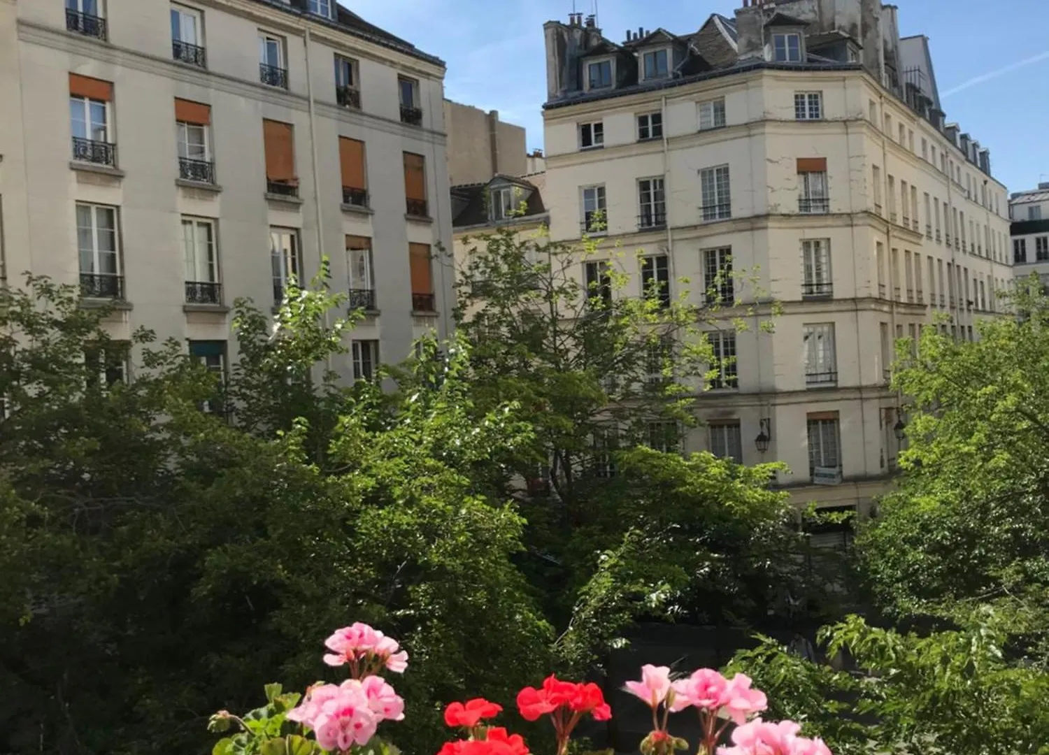 Apartment En Plein Coeur Du Marais Paris